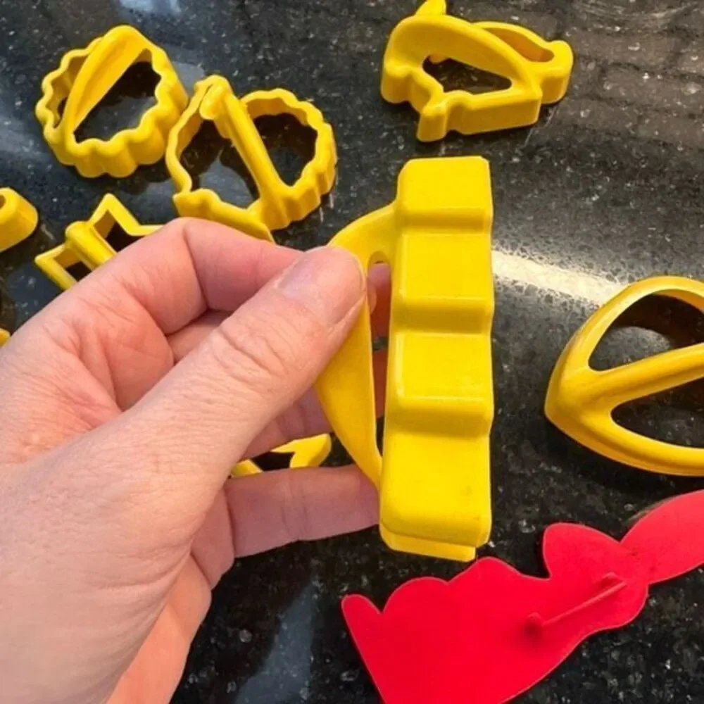 Vintage Cookie Cutters Plastic Lot 9 Christmas Thanksgiving Heart Easter handles